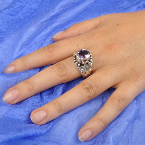 кольцо с секретом, тибетское серебряное кольцо с аметистом, открывающееся кольцо, кольцо с драконом, перстень с тайником, перстень для яда