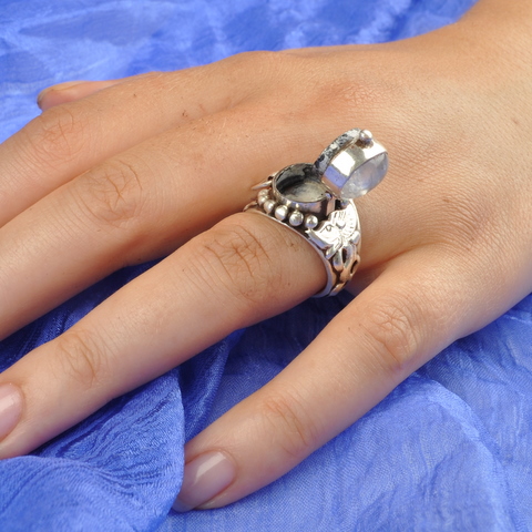 Тибетское кольцо-талисман с секретом, украшенное драконами и лунным камнем, кольцо ручной работы из серебра и натуральных камней, старинное кольцо, этнические украшения из серебра