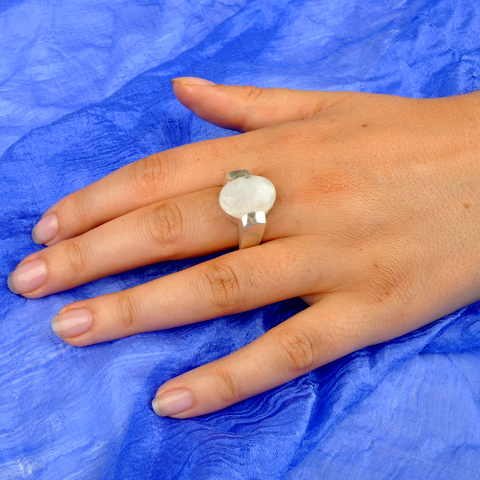 непальское кольцо, серебряное кольцо, кольцо с лунным камнем, этнические украшения, индийские украшения