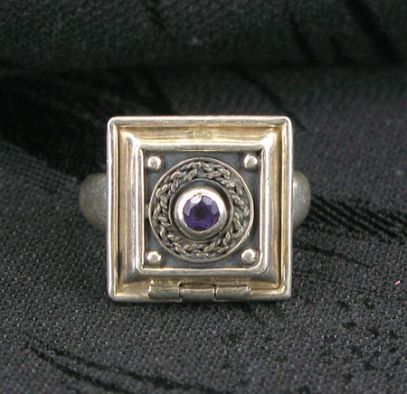 кольцо с секретом, старинные украшения, средневековые украшения, древние украшения кольца перстни