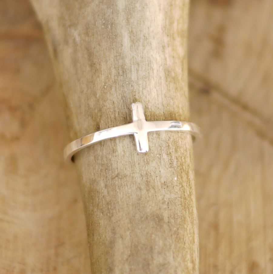 Балийское кольцо с крестиком