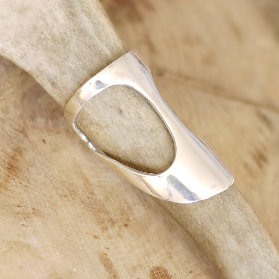 Балийское кольцо на фалангу вид сбоку