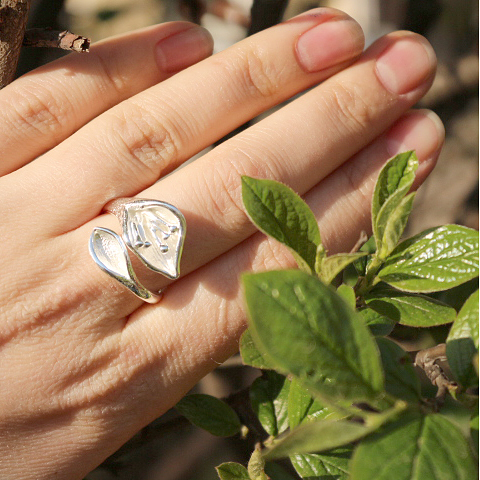 тайское серебряное кольцо в технике silversand в виде цветка Калла