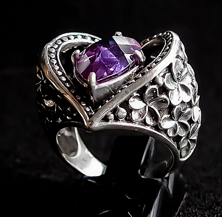 Балийское кольцо "Сердце" с аметистом
