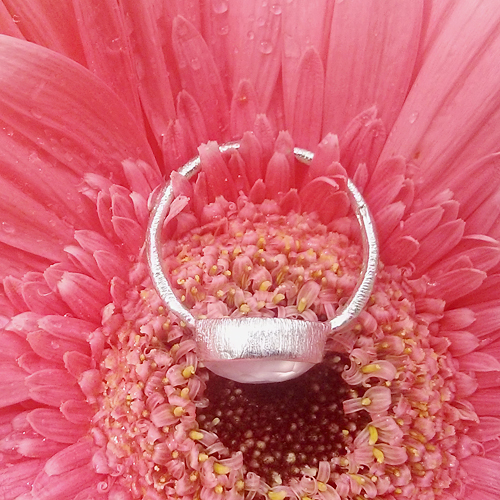 Кольцо с розовым кварцем "Полутона"