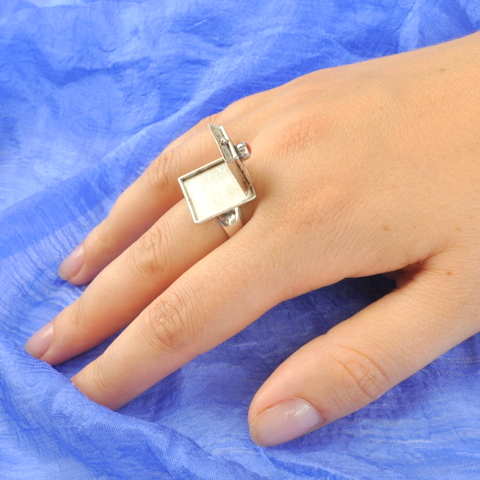 кольцо с секретом, открывающееся кольцо, кольцо с кораллом, непальское серебро, старинные украшения, серебро ручной работы