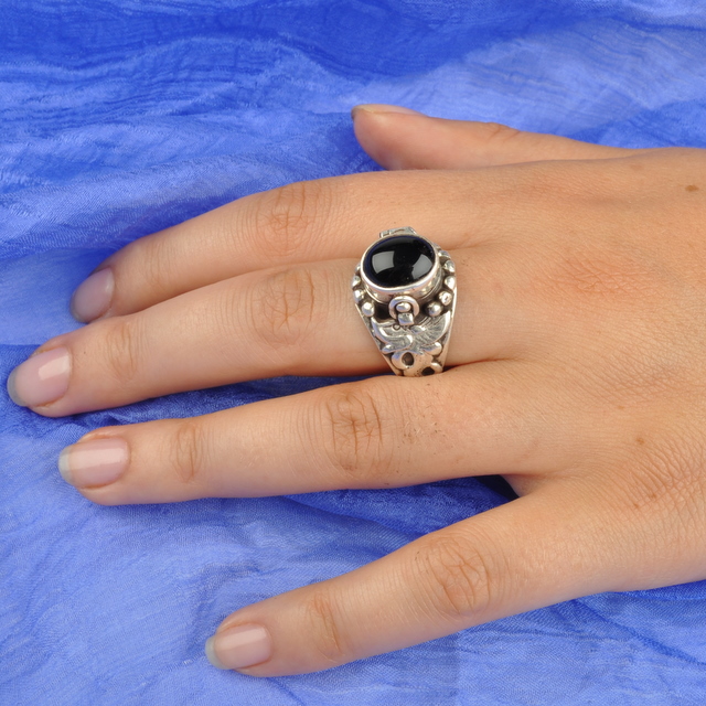 Тибетское кольцо с тайником, украшенное драконами и диопсидом, этническое серебро ручной работы, кольцо-талисман, старинное кольцо, тибетское серебро, этнические украшения