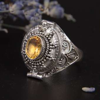 Перстень-тайник с цитрином "Коварство и любовь"