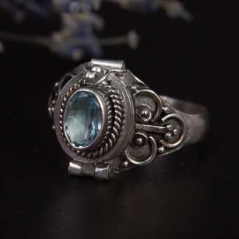 Перстень-тайник с топазом "Интрига"