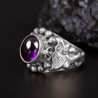 Перстень с аметистом кабошоном "Тайна Дракона"