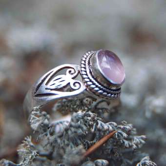Кольцо с розовым кварцем "Эдельвейс"