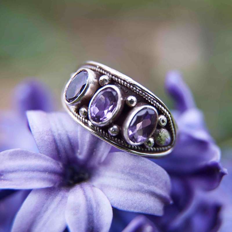Кольцо с аметистом "Трио" / Серебряные Кольца / купить этнические украшения из серебра в интернет-магазине