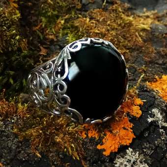 Перстень с ониксом "Королевский черный"