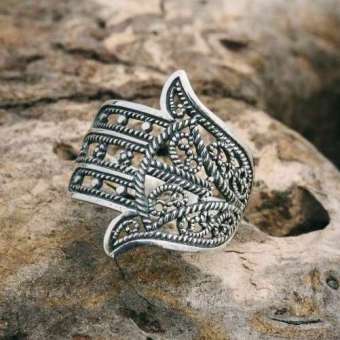 Серебряное кольцо "Хамса"